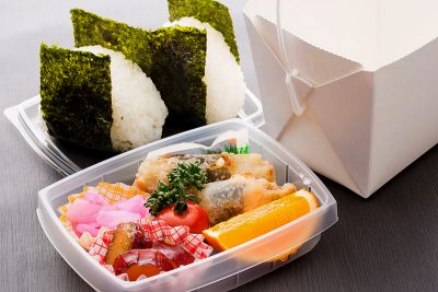 おにぎり弁当　600円